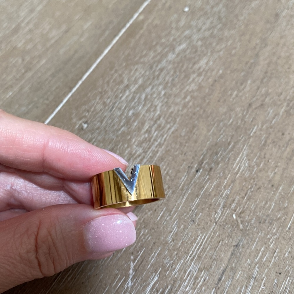 V Ring - Picture 4 of 5